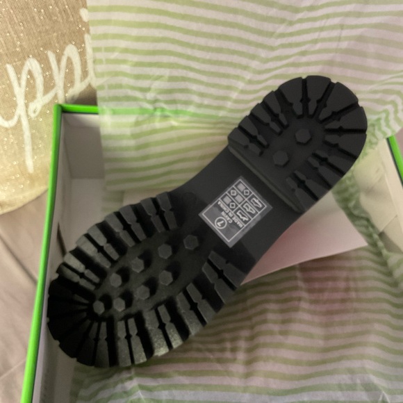 Ladies booties - Picture 3 of 5